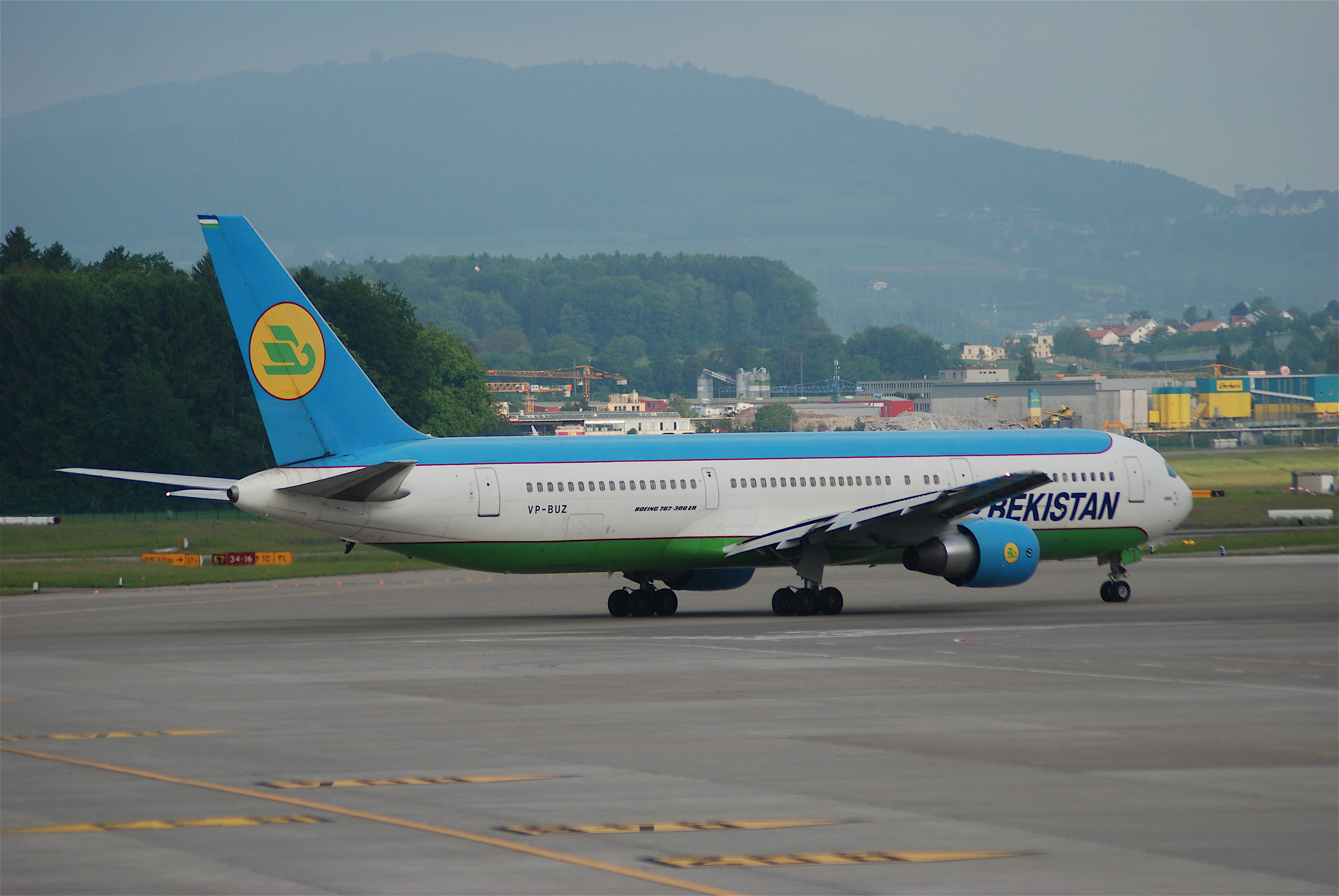 Uzbekistan airways. Узбекистан Эйрвейз 767. Боинг 767 Узбекистан. Боинг 767 Air Uzbekistan. B767 Uzbekistan Airways.