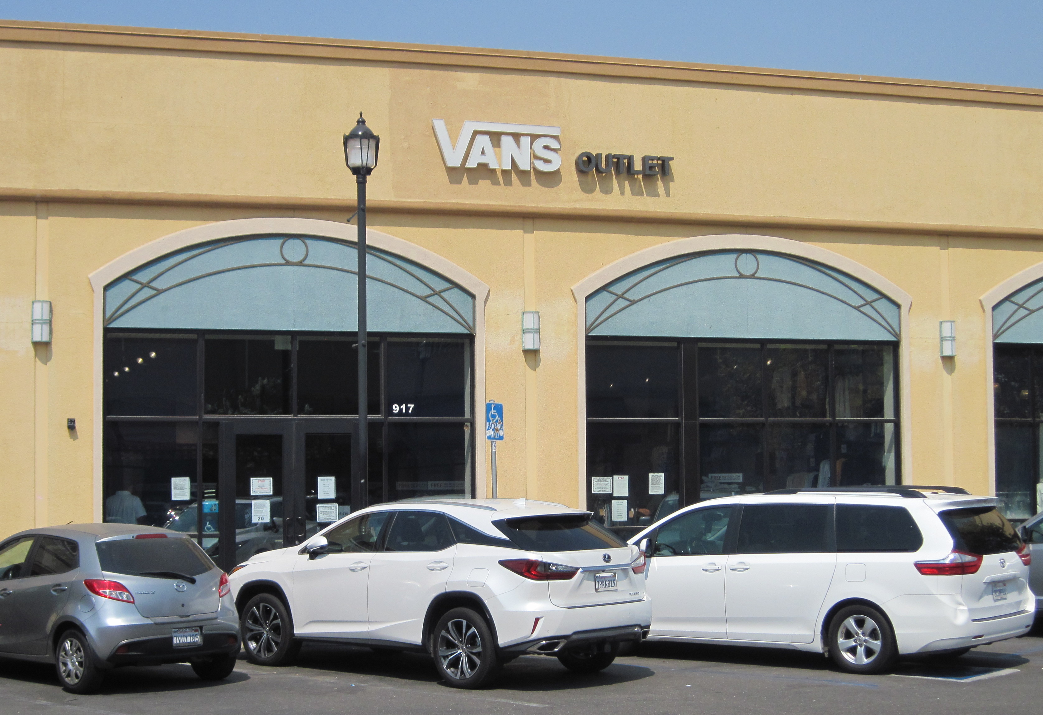 Manteca sales vans outlet