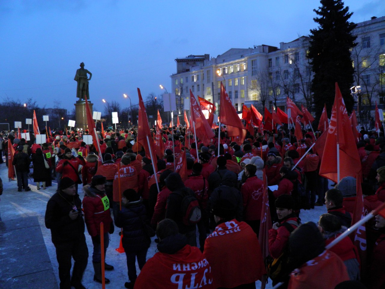 Суть времени 3. Митинг на Суворовской площади сейчас. Суть времени митинг. Патриотический митинг 2012. Фото с митинга Суворовская.