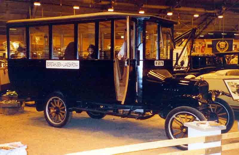 File:1920 Ford Model TT Bus.jpg