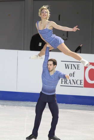 File:2010 European Championships Pairs - Nicole DELLA MONICA - Yannick KOCON - 0407a.jpg