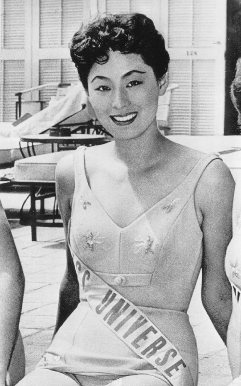 CONCURSO MEJOR MISS UNIVERSO DE LA HISTORIA  / LA GANADORA ES........................ Akiko_Kojima_1959