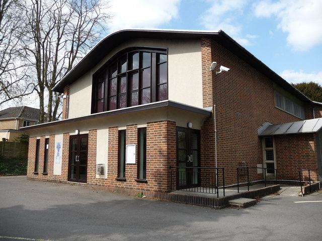 File:Andover - St John the Baptist RC Church - geograph.org.uk - 1263237.jpg