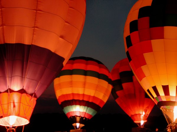 File:Balloon night glow 2001 09.jpg