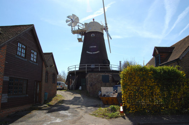 File:Barnham Windmill - geograph.org.uk - 1294135.jpg