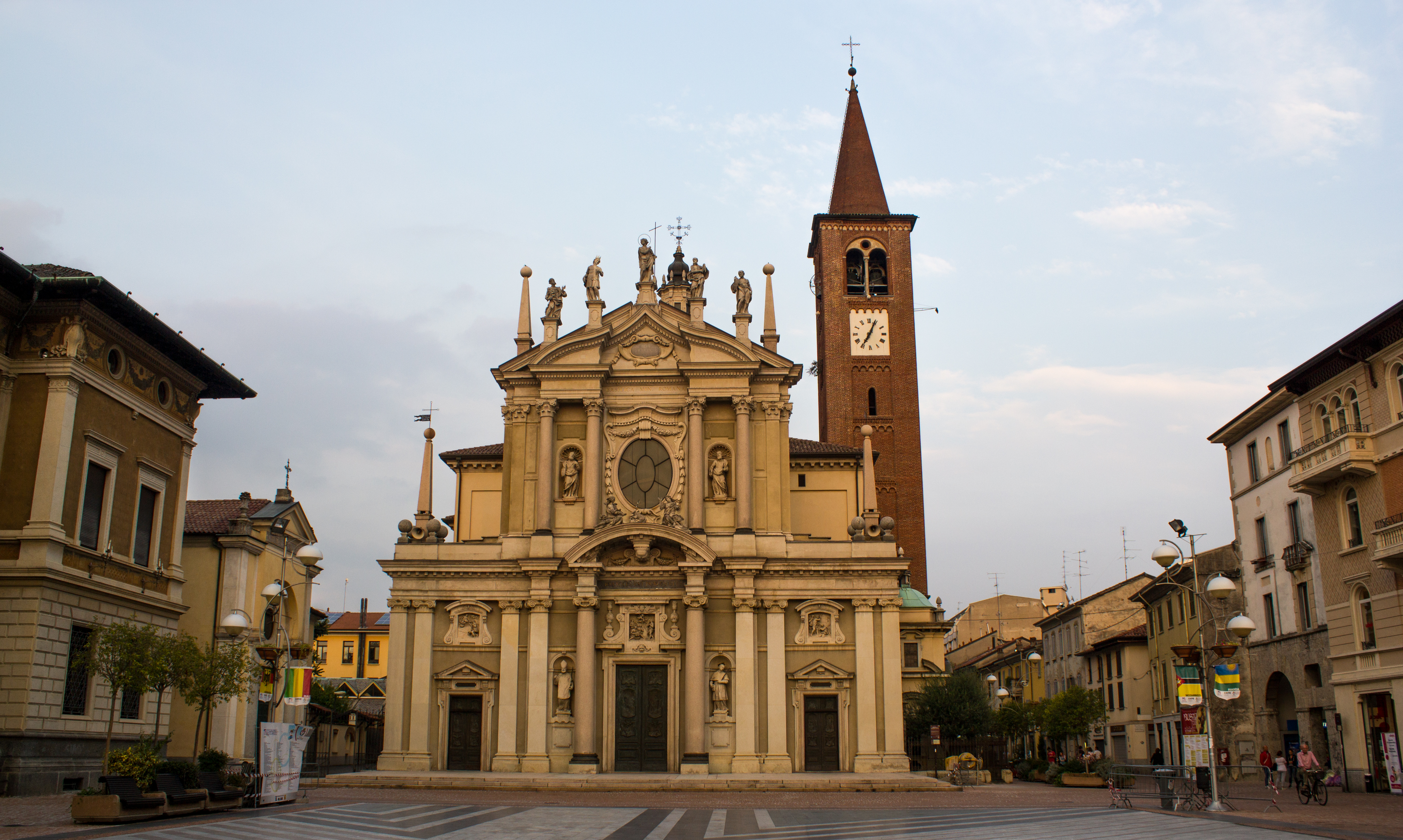 File Basilica Di San Giovanni Battista Busto Arsizio Jpg Wikimedia Commons