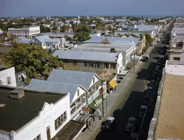 File:Bird's eye view looking southeast along Duval St. from the intersection with Fleming St. in Key West, Florida.jpg