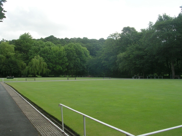 File:Bowling Greens - Wellholme Park - geograph.org.uk - 1385278.jpg