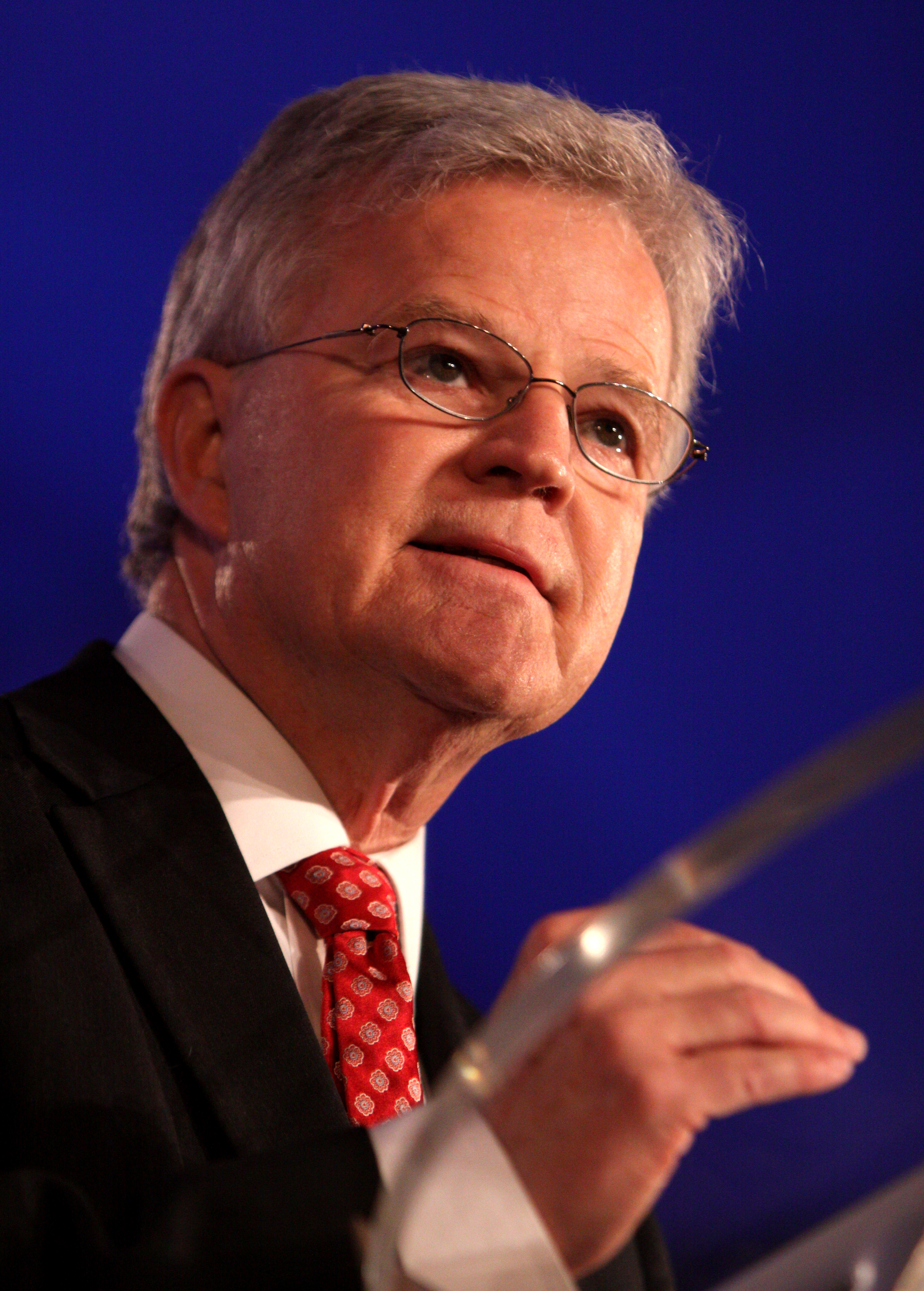 Who is Buddy Roemer?, when did Buddy Roemer die? Buddy Roemer date of death. Picture of Buddy Roemer