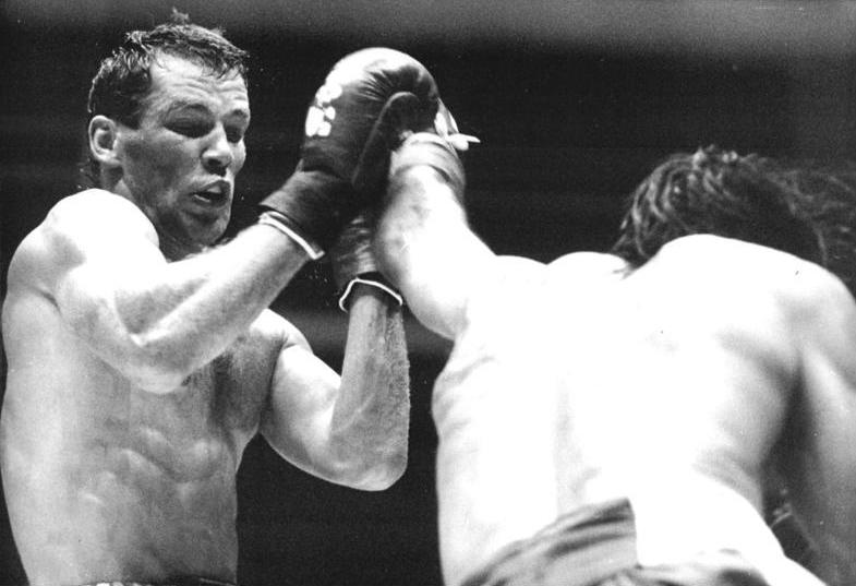 File:Bundesarchiv Bild 183-1990-0908-003, Boxkampf Henry Maske, Jorge Jose Salgado.jpg