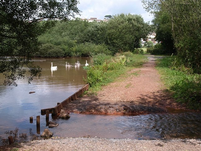 File:Clennon Ponds - geograph.org.uk - 909449.jpg