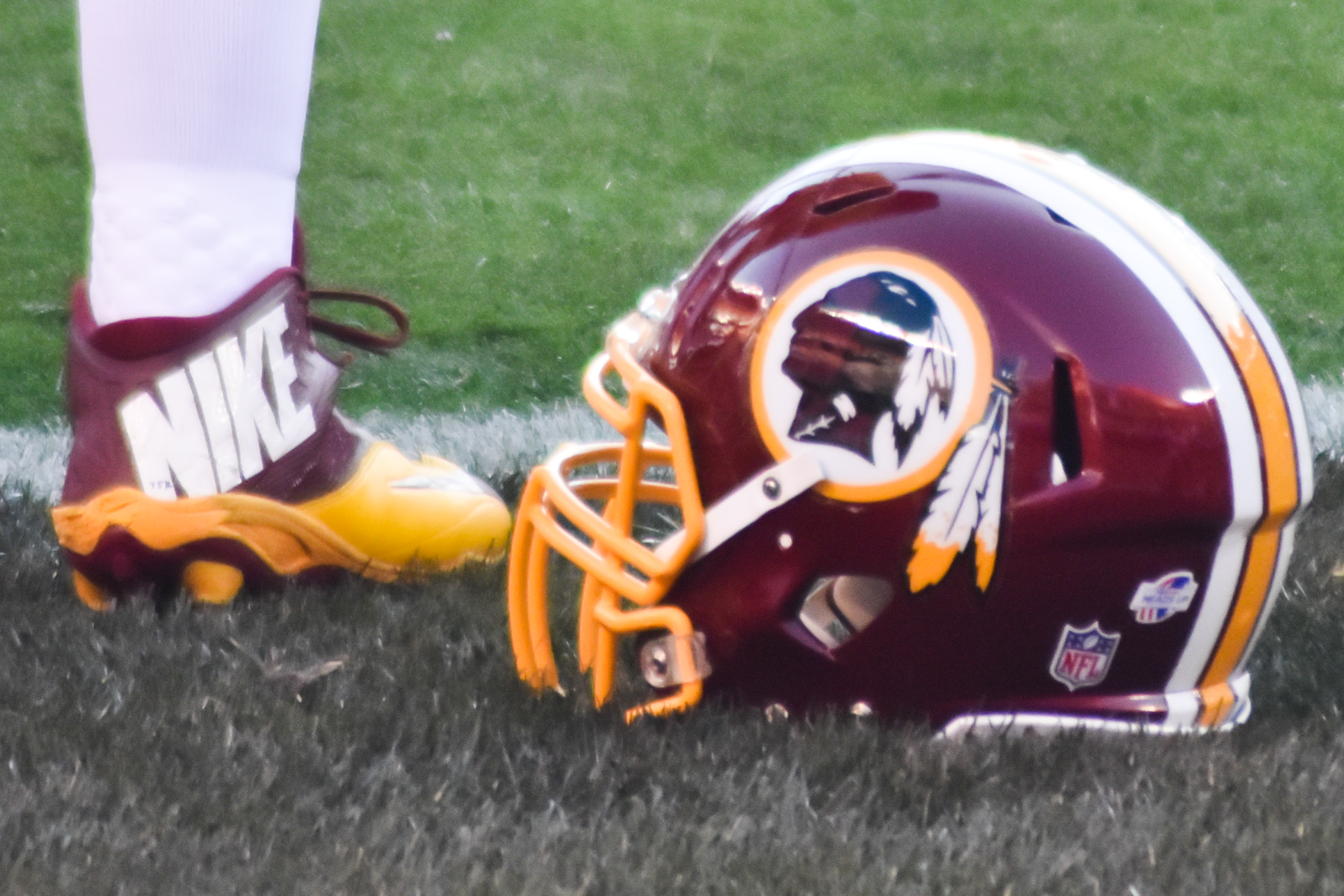 File:Washington Redskins helmet.jpg - Wikipedia