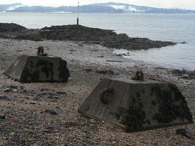 File:Concrete blocks on Cramond Island - geograph.org.uk - 1638851.jpg