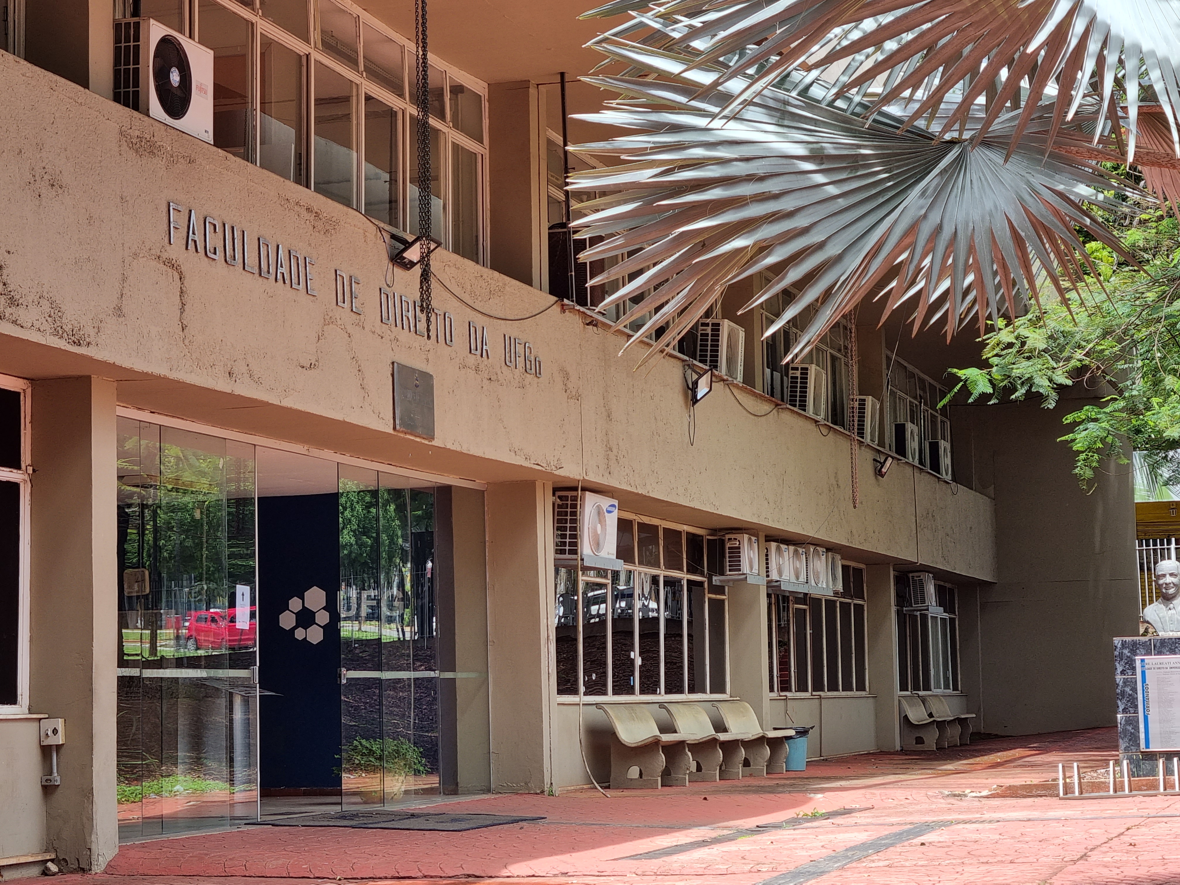 CRT - Faculdade de Direito da UFMG - Conheçam o novo site do Colegiado de  Graduação em Direito