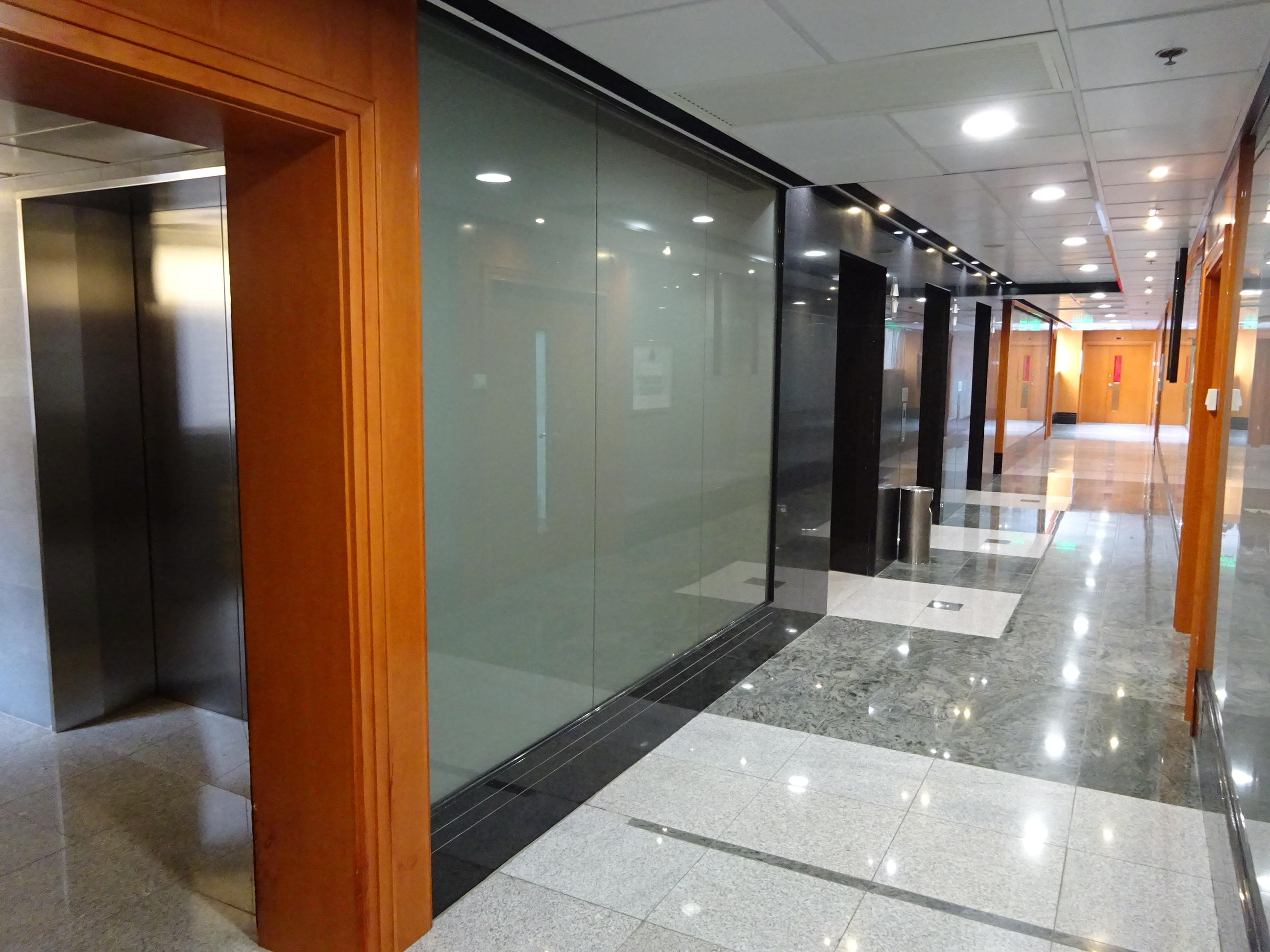 File:HK North Point 英皇道 338 King's Road 華懋交易廣場2期 Two ChinaChem Exchange  Square office building lift lobby corridor Sept-2015  - Wikimedia  Commons