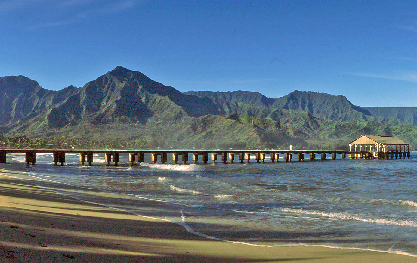 File:Hanalei Pier Kauai.jpg - Wikimedia Commons