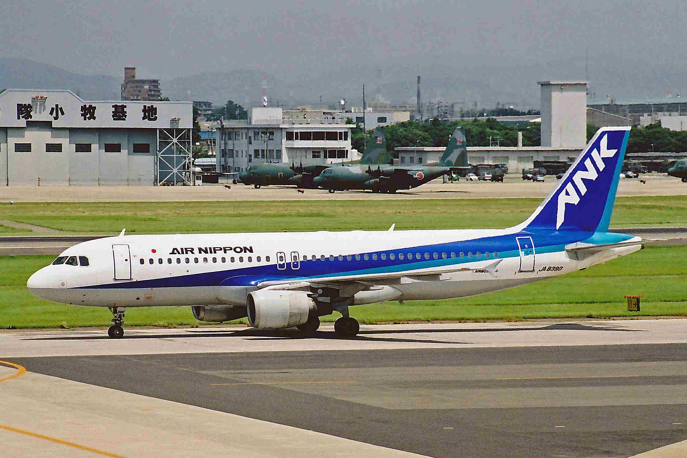 File:JA8390 A320-211 ANK Air Nippon NGO 07JUL-01 (6878045720).jpg