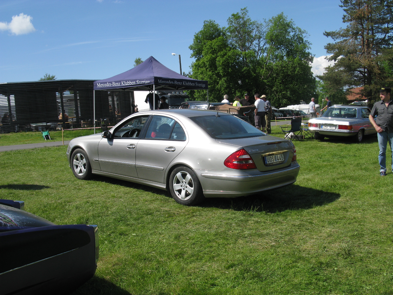 Mercedes-Benz W 211 - Wikimedia Commons