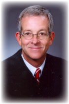 Okresní soudce Michaela Watsona.jpg