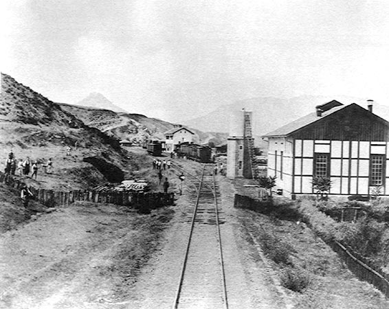 File:Mitrovica train station 1894.jpg