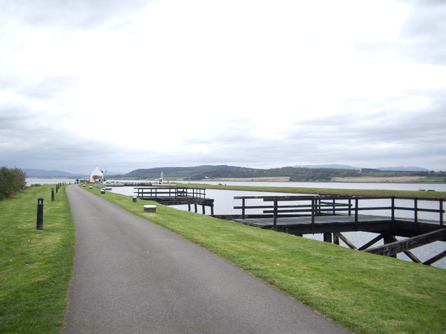 Mooring jetties by the Caledonian Canal - geograph.org.uk - 1544117