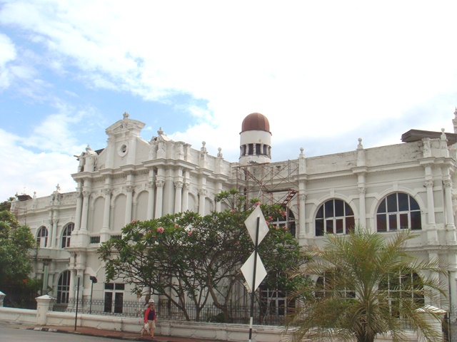 The Penang State Museum was originally built at the end of the 19th century to house Penang Free School, the oldest English school in Southeast Asia.