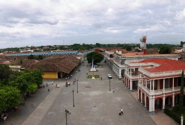 File:Plaza independencia.jpg