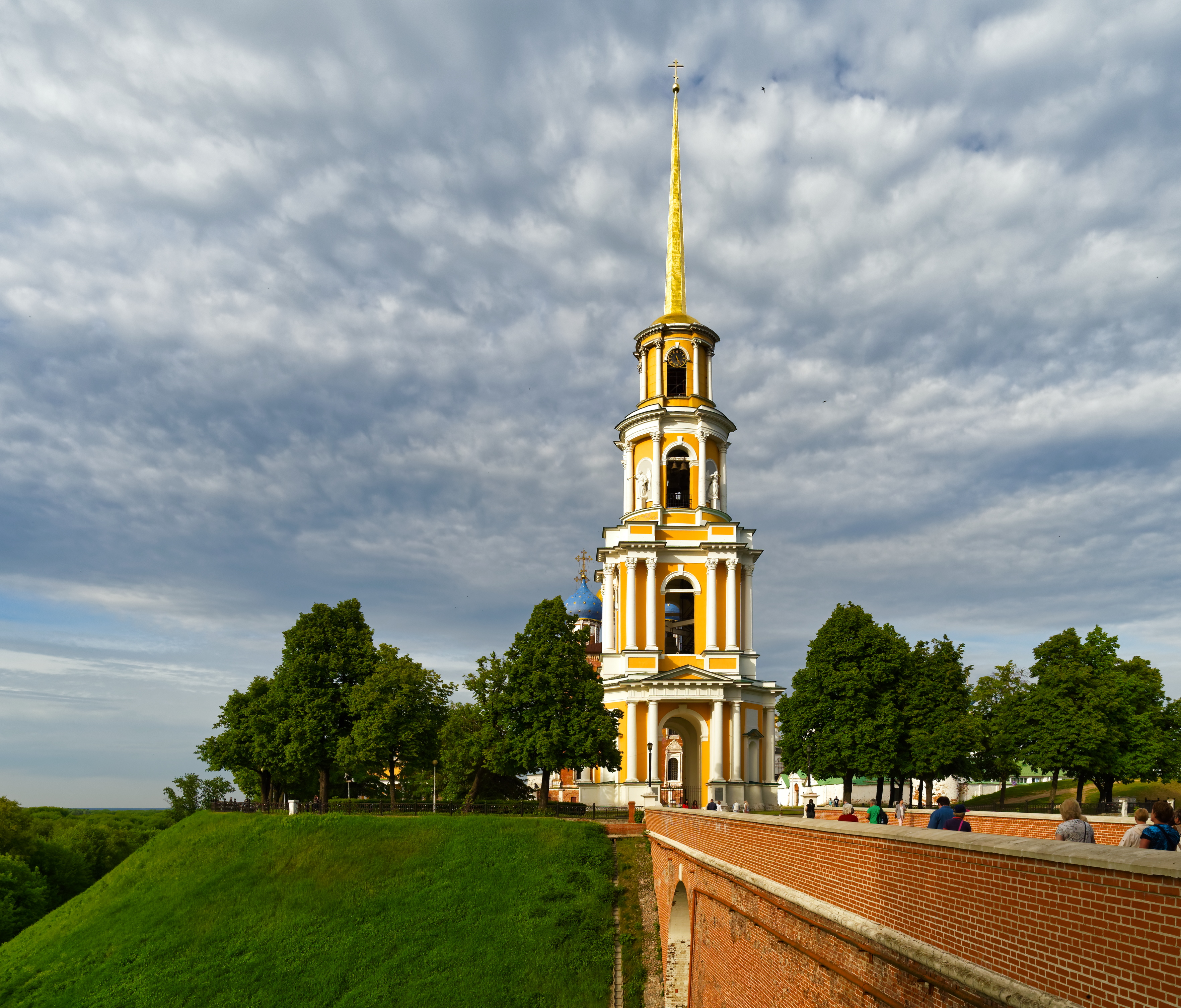 Колокольня рязанского кремля фото