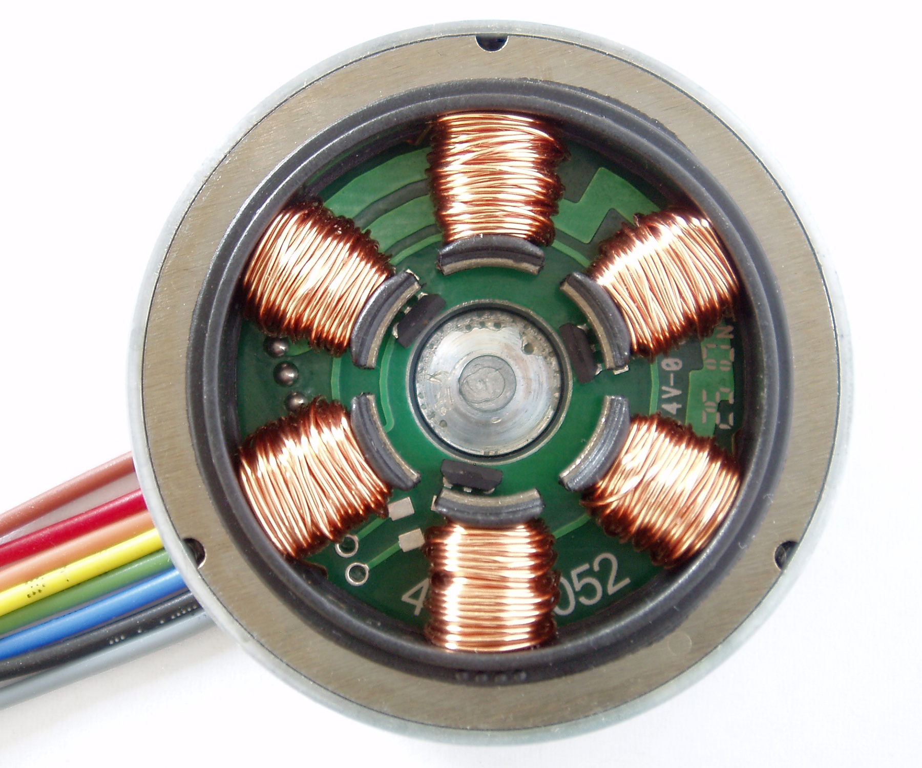 File:Stator Winding of a BLDC Motor.jpg - Wikimedia Commons