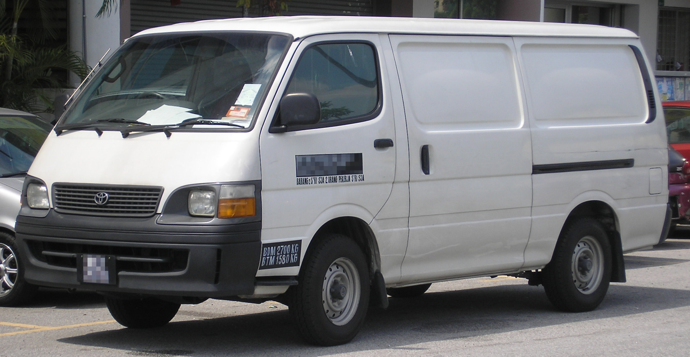 ln107 generation, facelift first (fourth Hiace File:Toyota