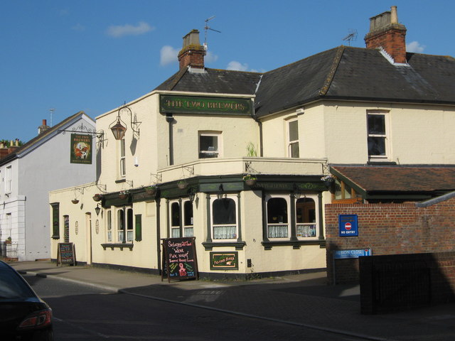 File:Two Brewers Public House, Hadlow - geograph.org.uk - 1293060.jpg