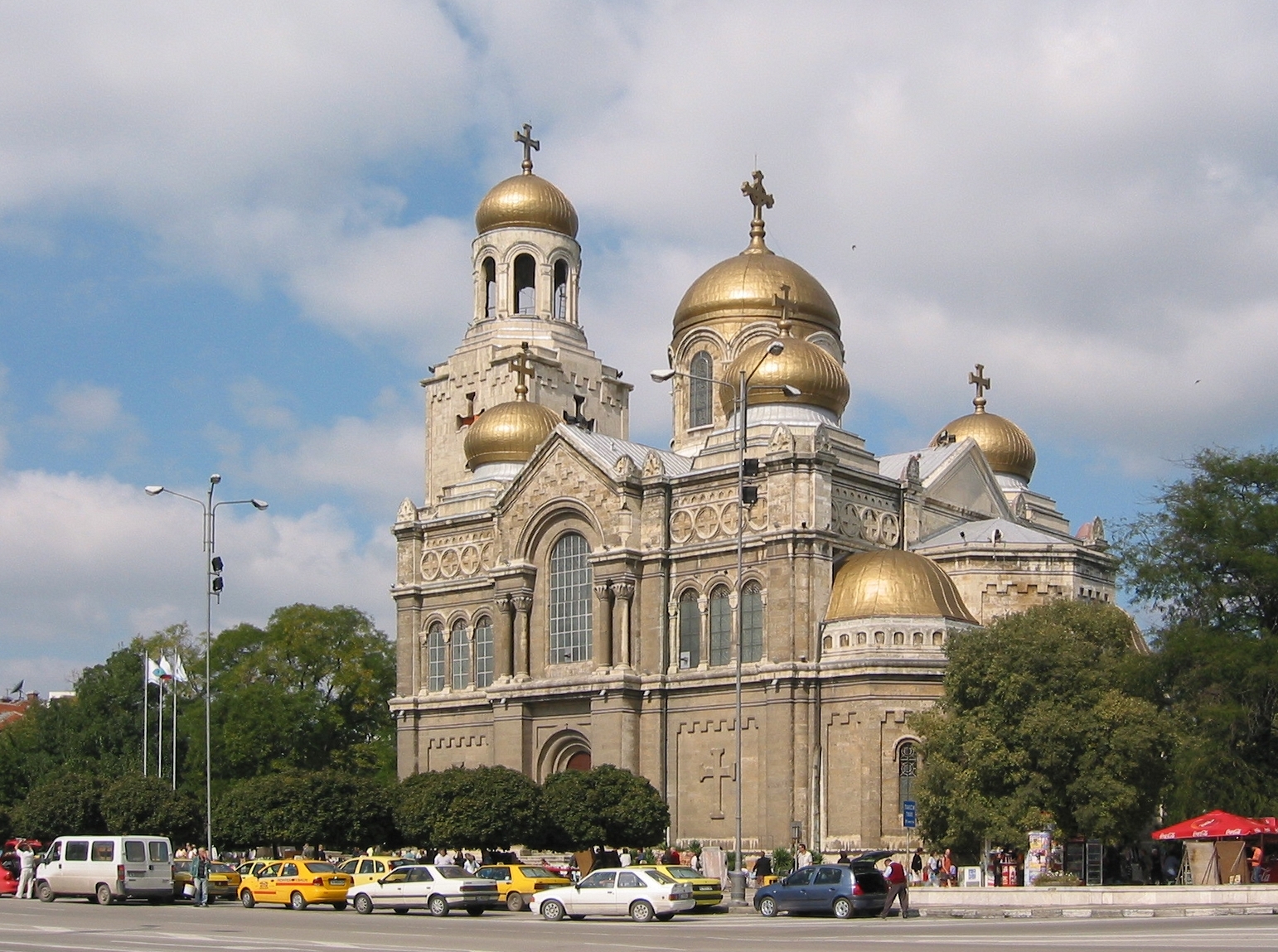 православные храмы болгарии