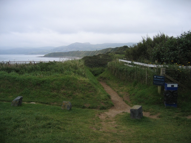View from the National Trust car park at Porth Dinllaen - geograph.org.uk - 950235