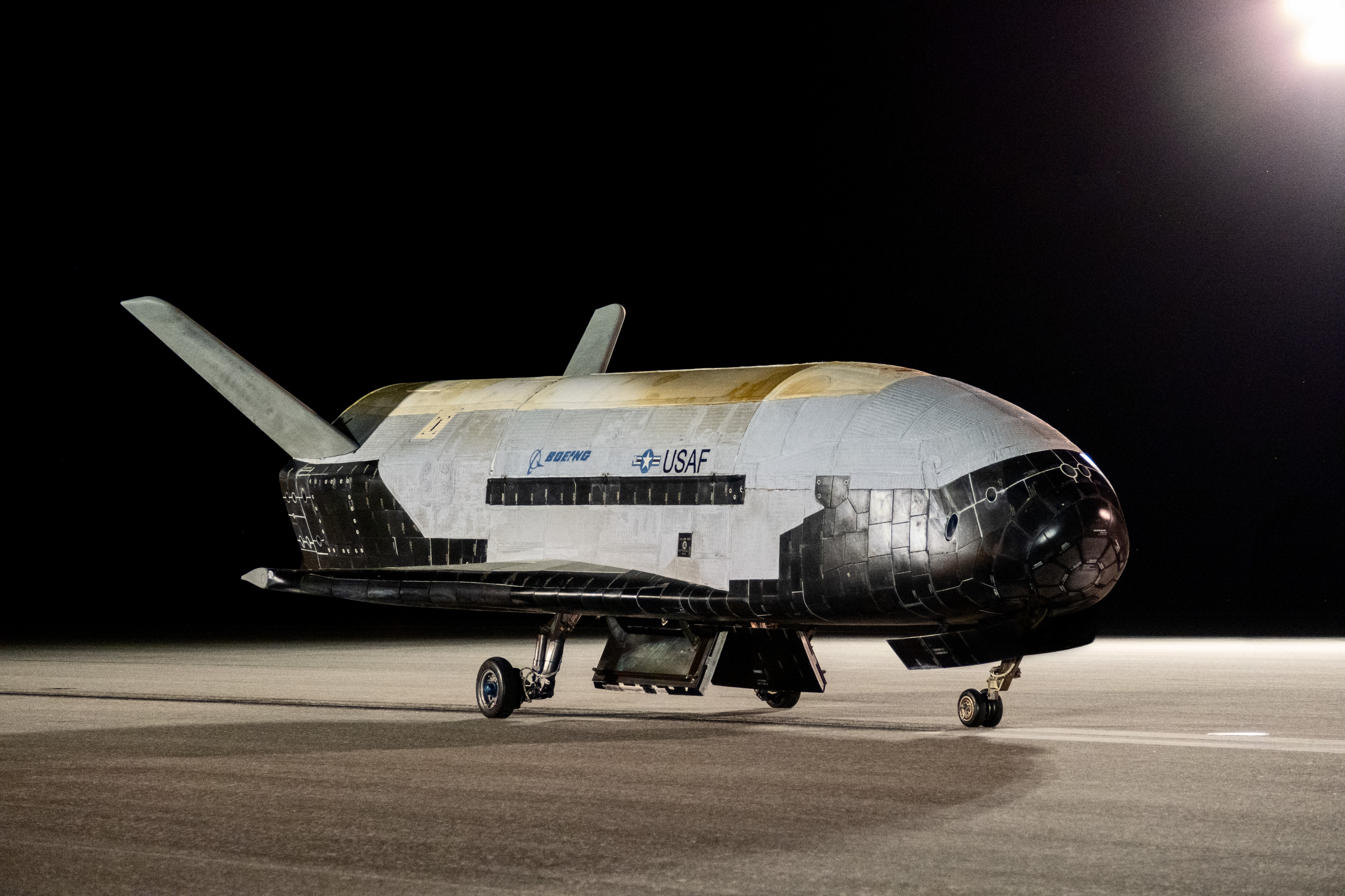 File:X-37B concludes sixth mission (221111-F-XX000-0002).jpg