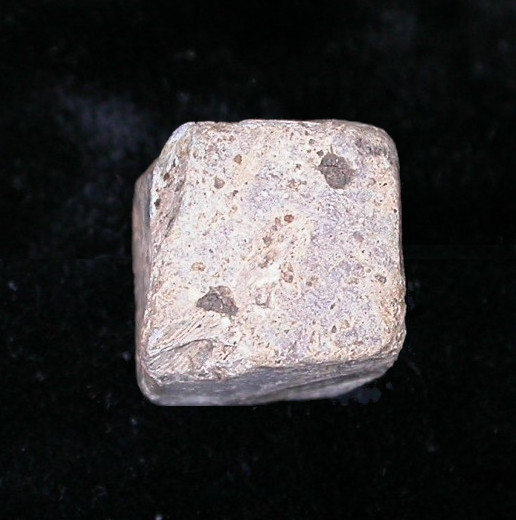 File:9BFE00 -roman lead die (FindID 103936) (cropped).jpg