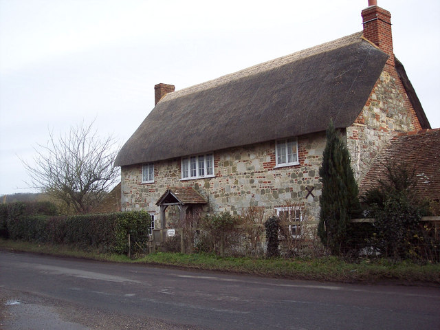 File:Avon Farm Cottage near Stratford sub Castle - geograph.org.uk - 337511.jpg