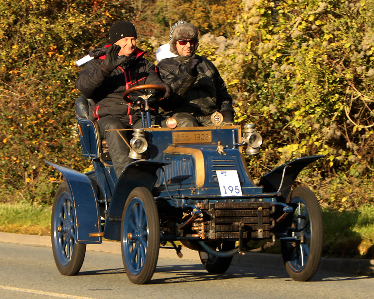 File:Beaufort 1902 8HP Phaeton on London to Brighton VCR 2010.jpg