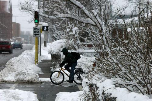 File:Bicycling-Minneapolis-2007-03-02.jpg