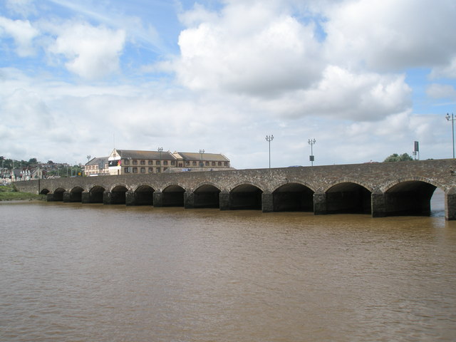 File:Bridge across the River Taw - geograph.org.uk - 938910.jpg