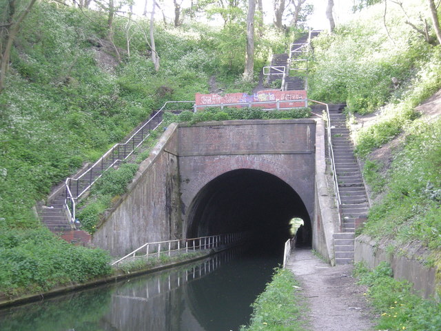 File:Coseley Tunnel, South Portal - geograph.org.uk - 791429.jpg