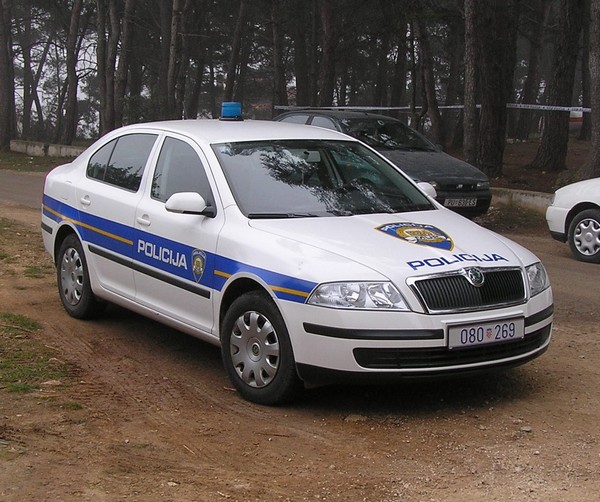 File:Croatian police car (02).JPG