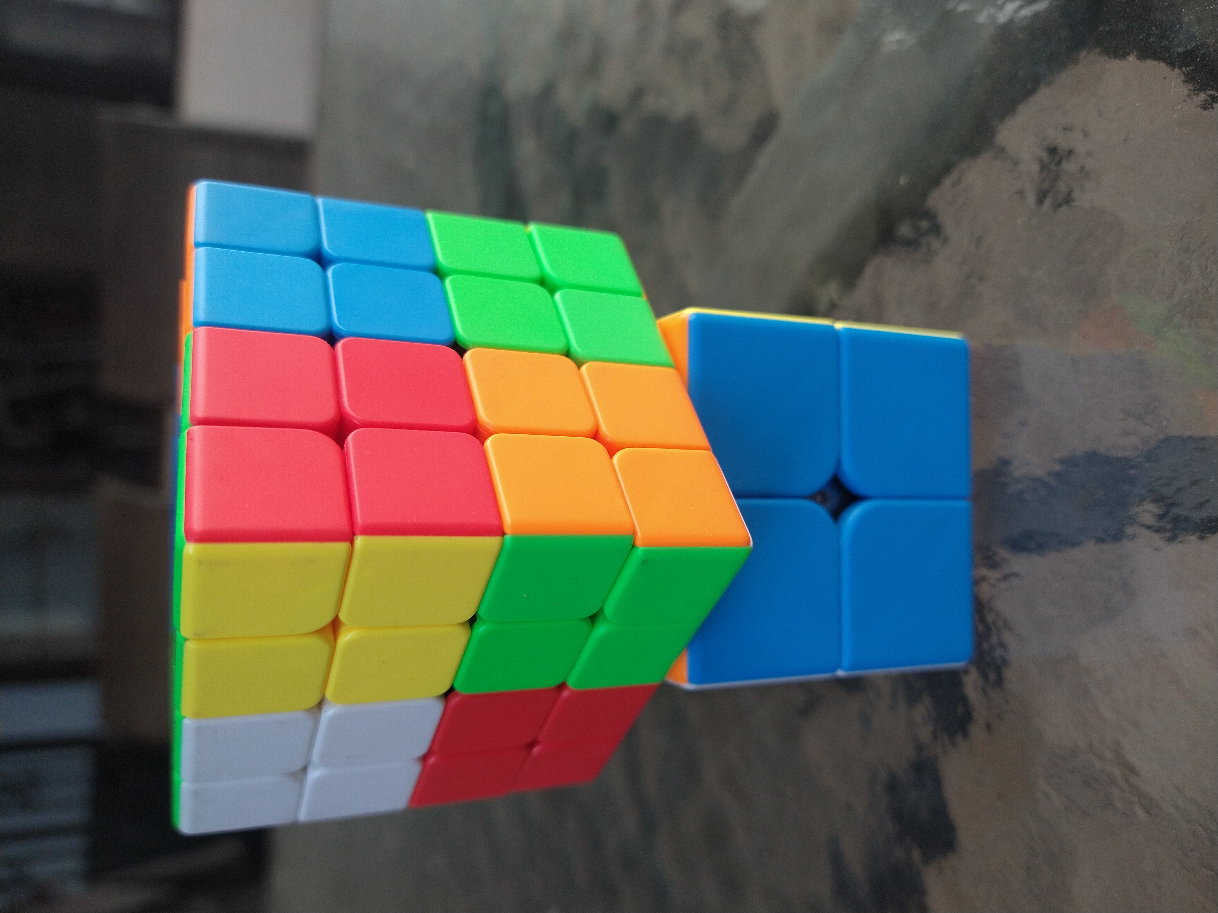 Pocket cube