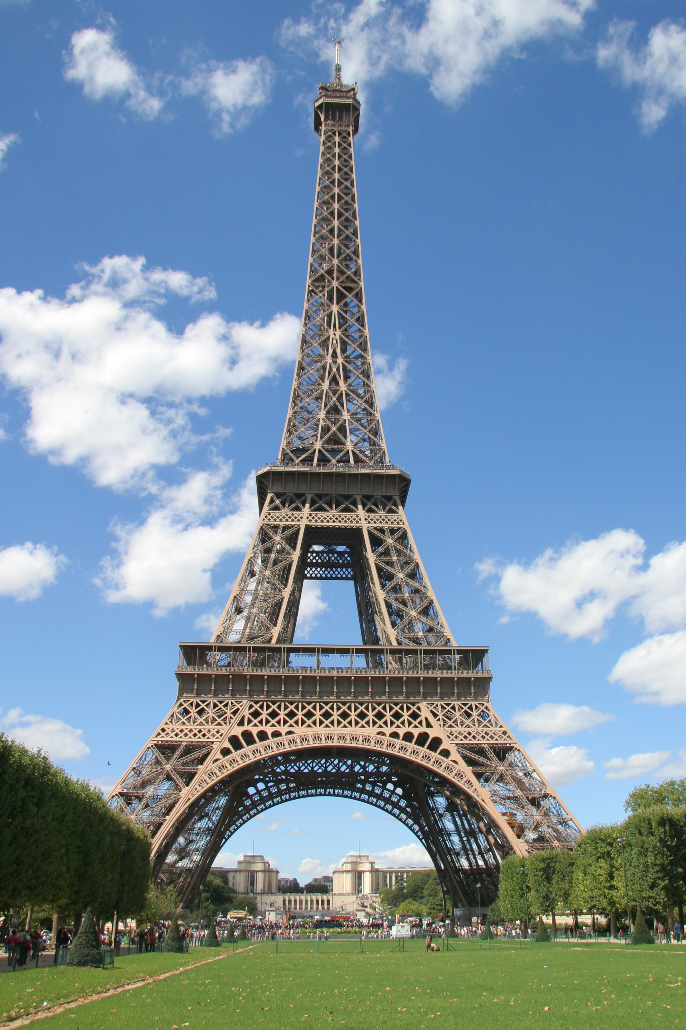 File:Eiffel Tower at Paris, Las Vegas by day, March 15, 2009.jpg -  Wikimedia Commons