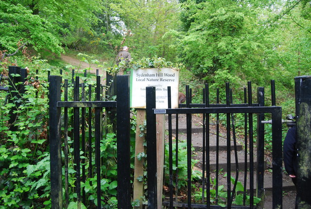 Entrance to Sydenham Hill Nature Reserve. - geograph.org.uk - 1937021