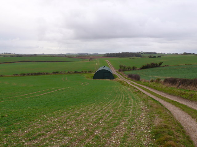 File:Farm Storage building - geograph.org.uk - 650442.jpg