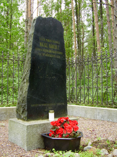 File:Gravestone of Mikael Agricola.jpg