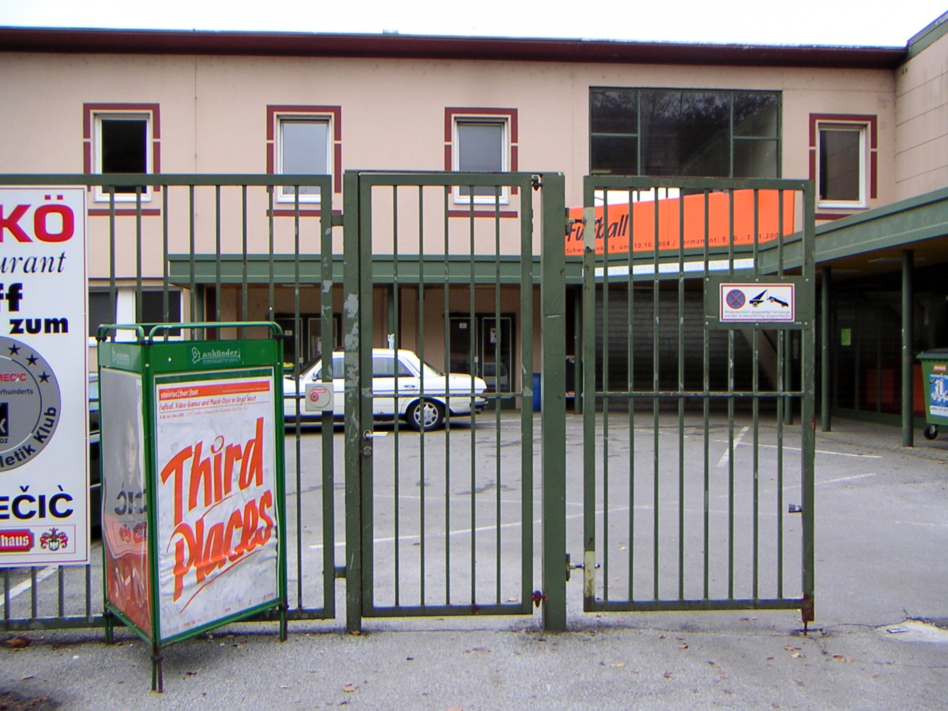 Steirischer Herbst 2004, ''Third Places'', ASKÖ-Stadion Graz-Eggenberg