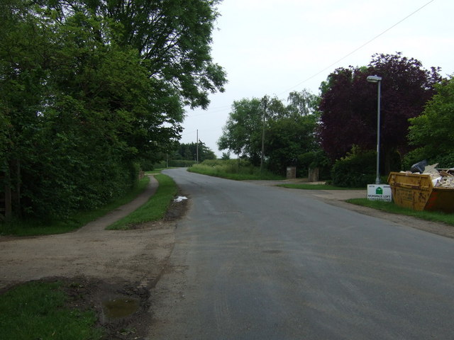 File:Heath Road, Helpston - geograph.org.uk - 4008821.jpg