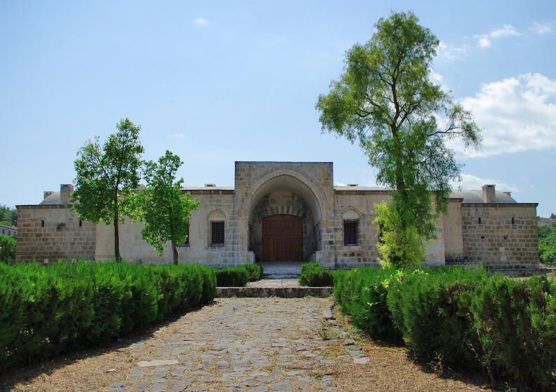 File:Kurtkulağı Kervansarayı - Kurtkulağı Caravanserai 01.jpg