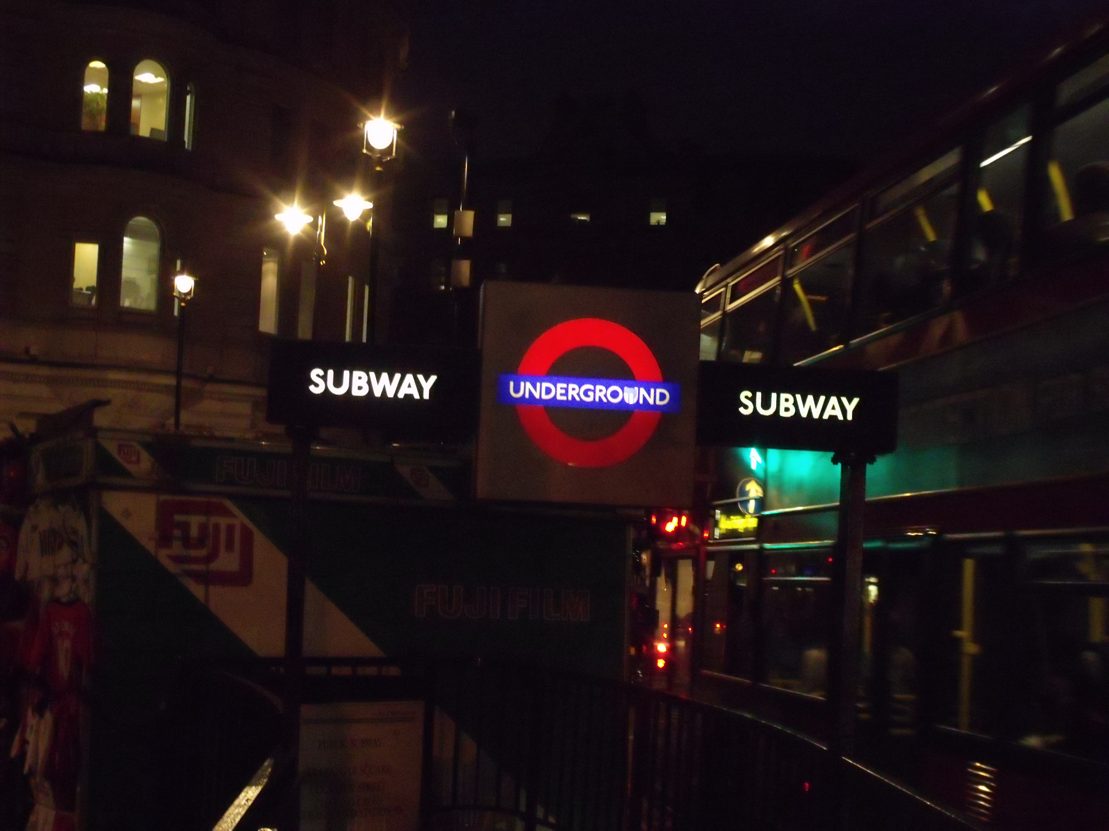 File:London Underground - night shot from Trafalgar Square (Charing Cross  Underground Station side entrance) (4039422257).jpg - Wikimedia Commons